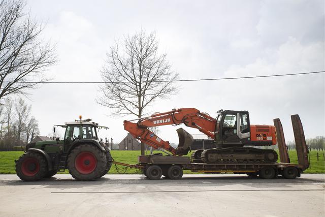 grondwerken bovijn machinepark